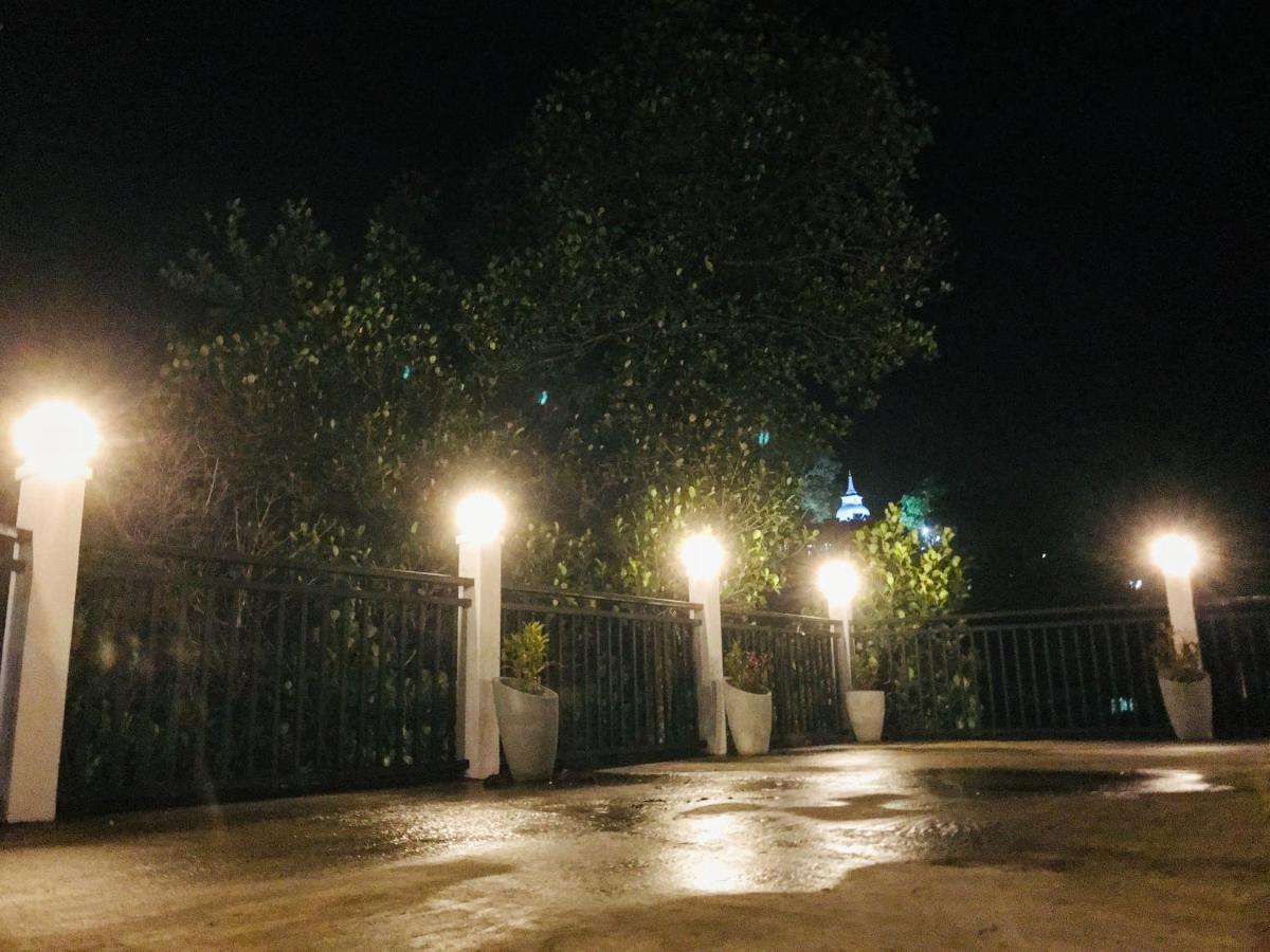 ホテル Tranquil Quarter キャンディー エクステリア 写真